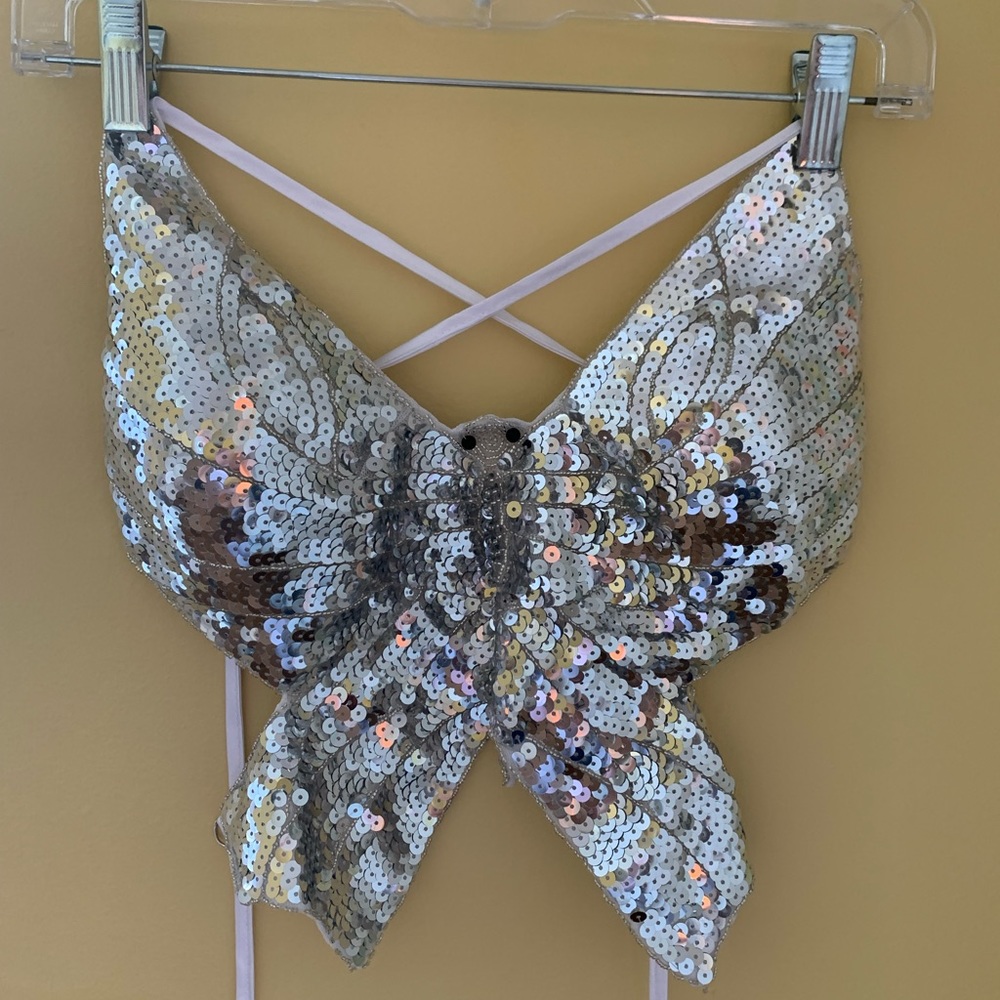 Butterfly top with lace up back